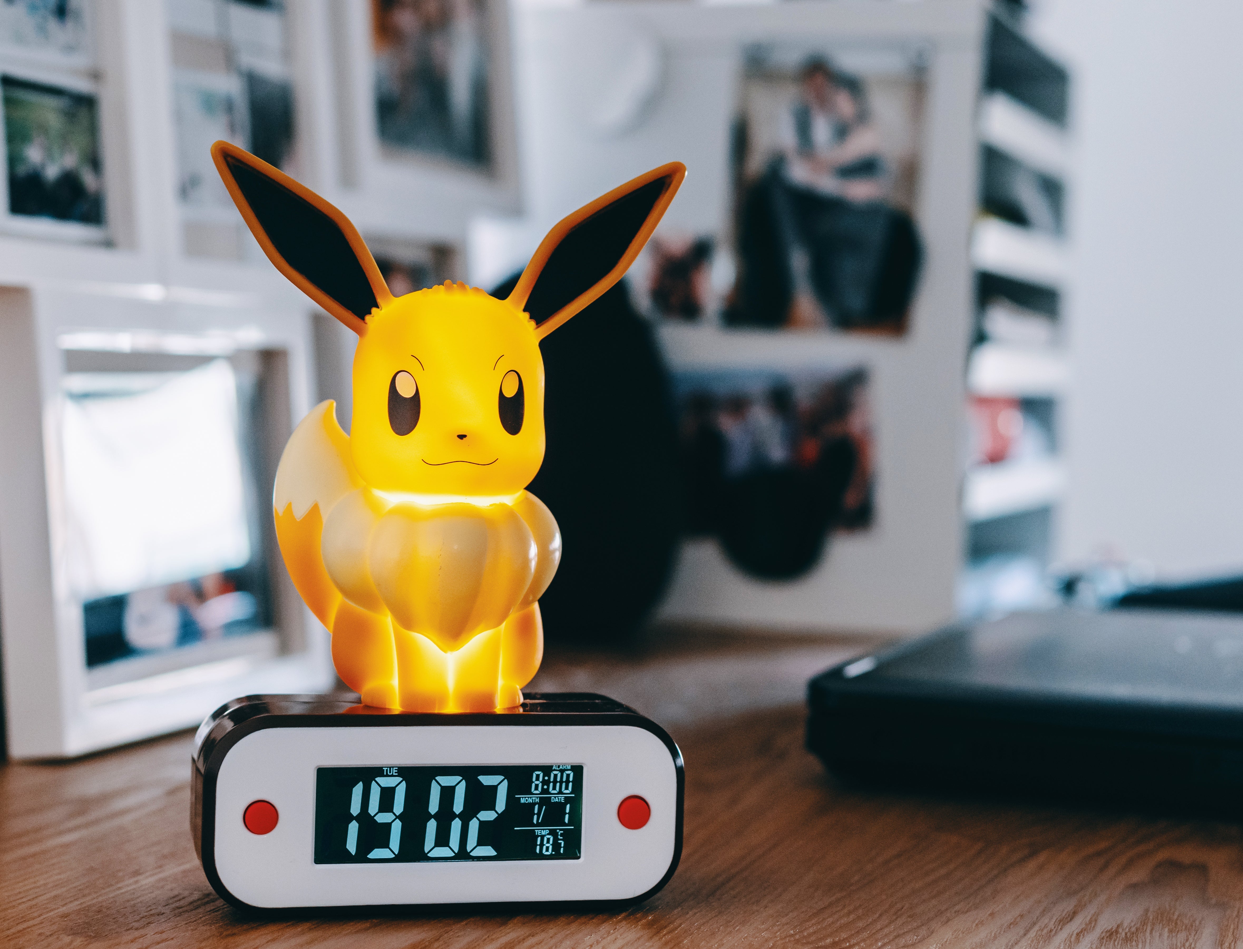 Pokémon Eevee 3D Light-Up Alarm Clock