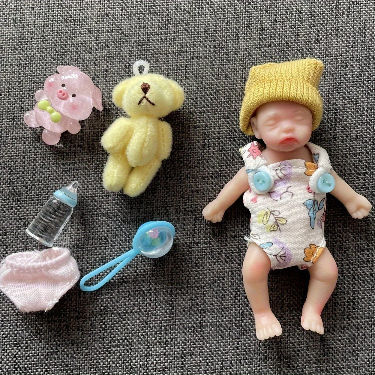 8cm Mini Silicone Reborn Baby Girl Doll with 2 Outfits