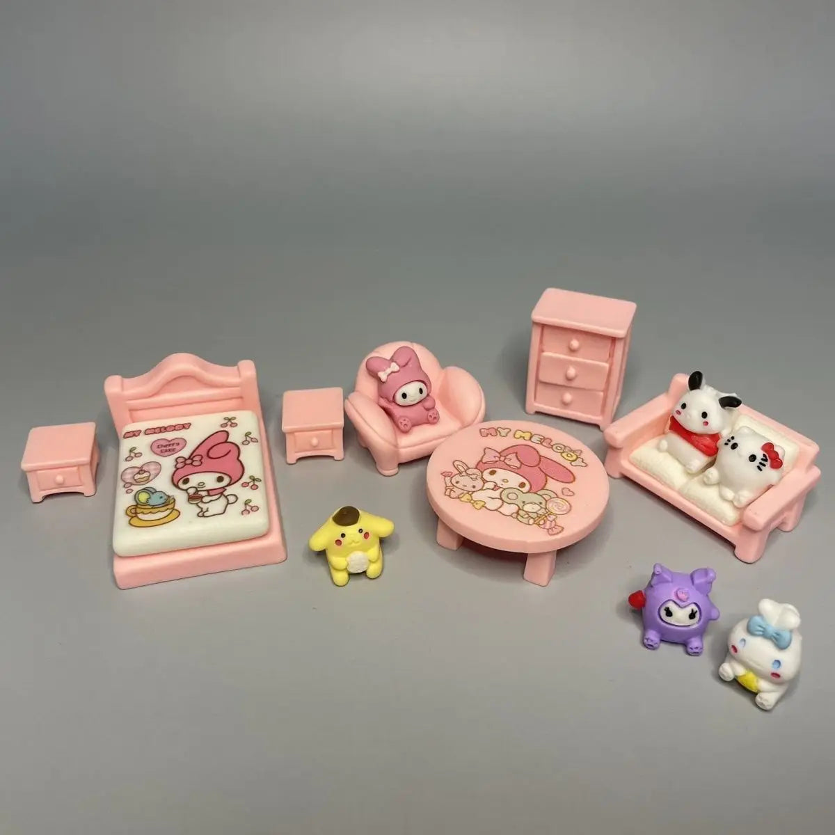 Kawaii Cat Miniature Dollhouse Furniture – Cute Collectible Room Decor