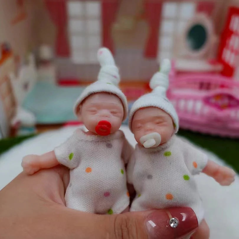 8cm Mini Silicone Reborn Baby Girl Doll with 2 Outfits