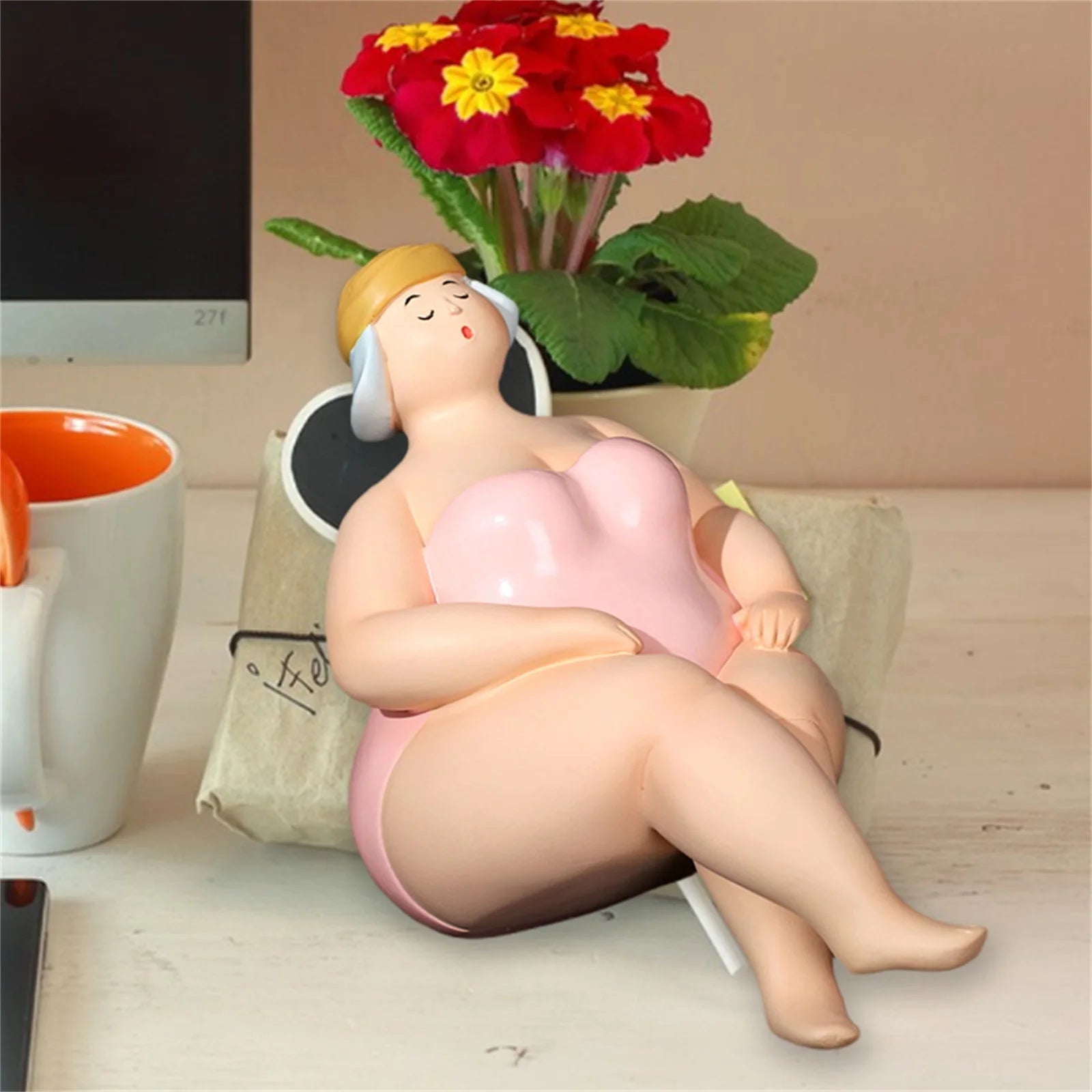Abstract Chubby Lady Sculpture – Modern Woman Art Decor Statue