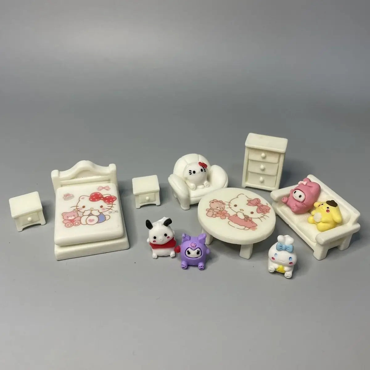 Kawaii Cat Miniature Dollhouse Furniture – Cute Collectible Room Decor