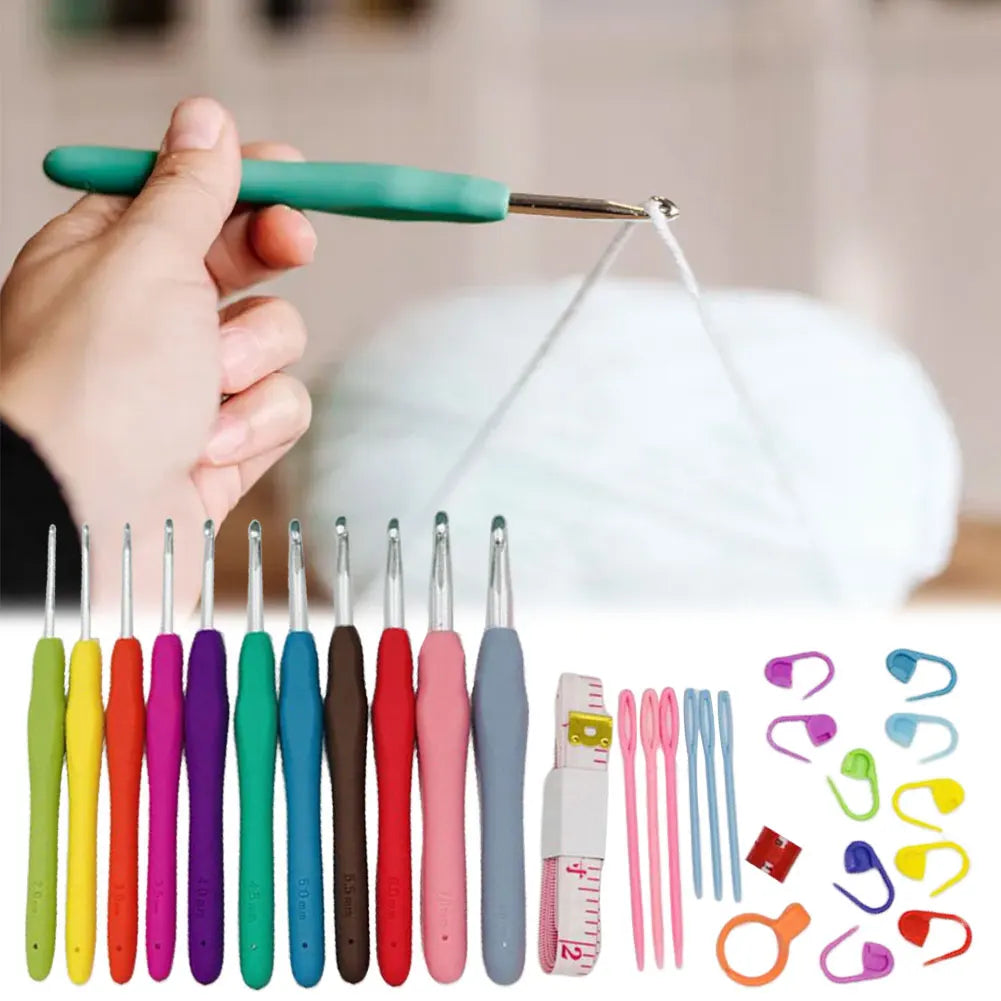 Ergonomic Crochet Hook Set with Case – 11 Sizes